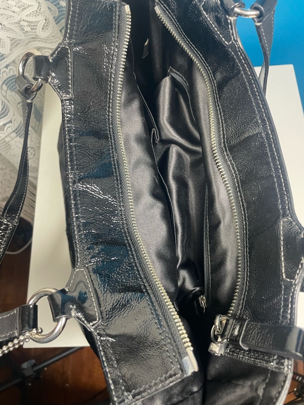 Coach Gallery Embossed Patent Leather 11 in H x 15 in Top L x 11.5 in L Bottom - Picture 6 of 15